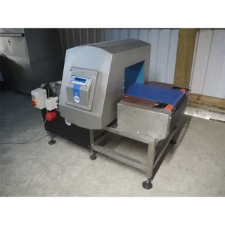 IQ3 Metal Detector